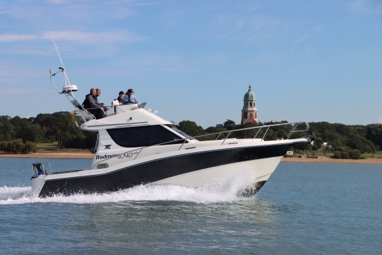 MotorCruisingSouthamptonNetleyDome-pQpIDm.jpg