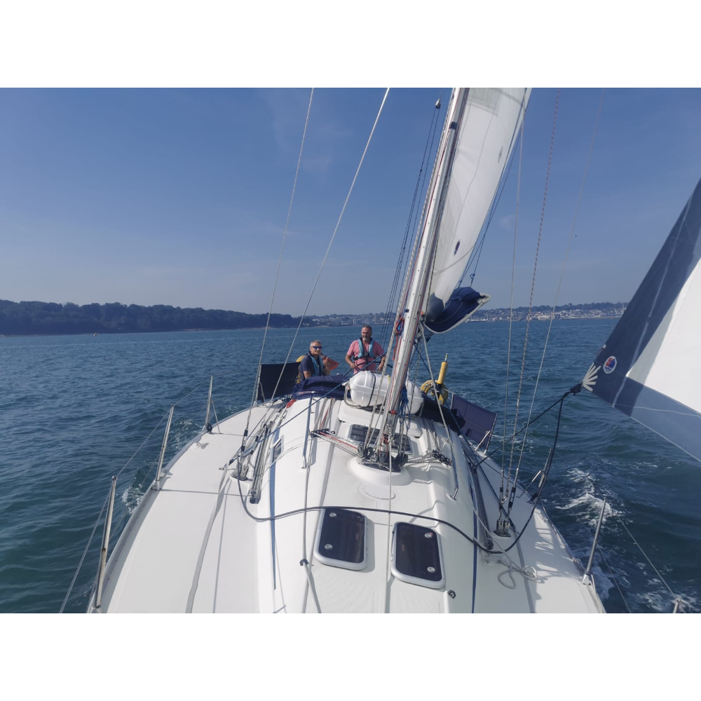 Under Sail - Solent Boat Training