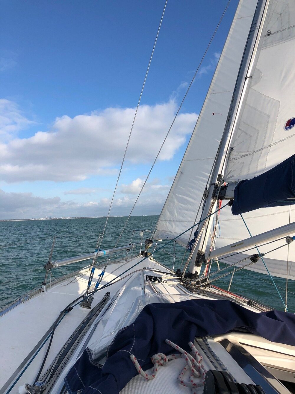 Yacht Sail Trim & Sailing Skills - Solent Boat Training