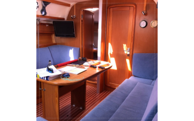 Bavaria 38 Interior